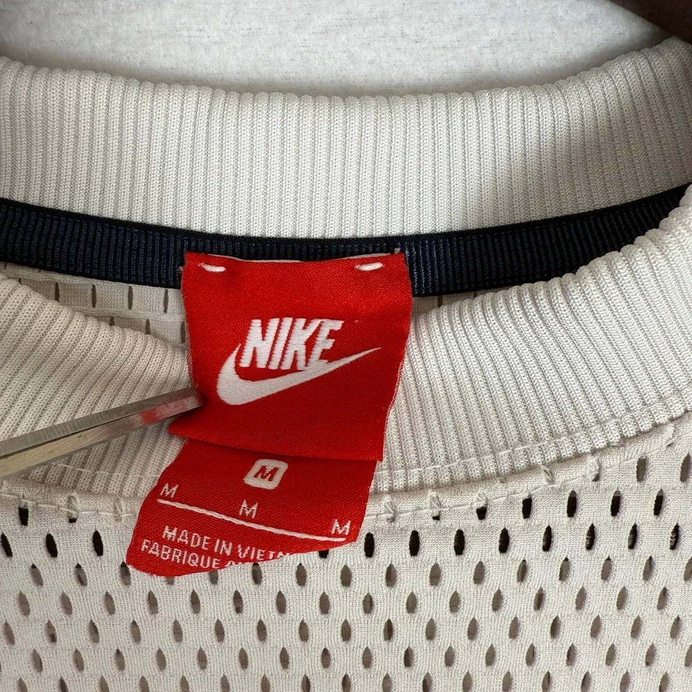 Nike Mesh T-Shirt Breathable Athletic Training‎ Top Sportswear Tee Womens Medium